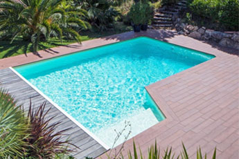 Piscine en angle